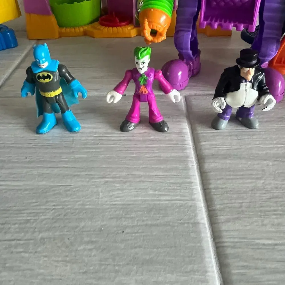 Imaginext 2014 DC The Joker Laff Factory Fun House Battle Bat Cave Playsets